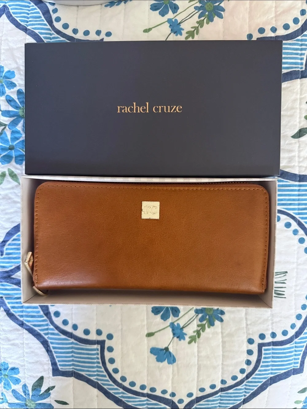 Women’s Zip-Around Wallet - Tan